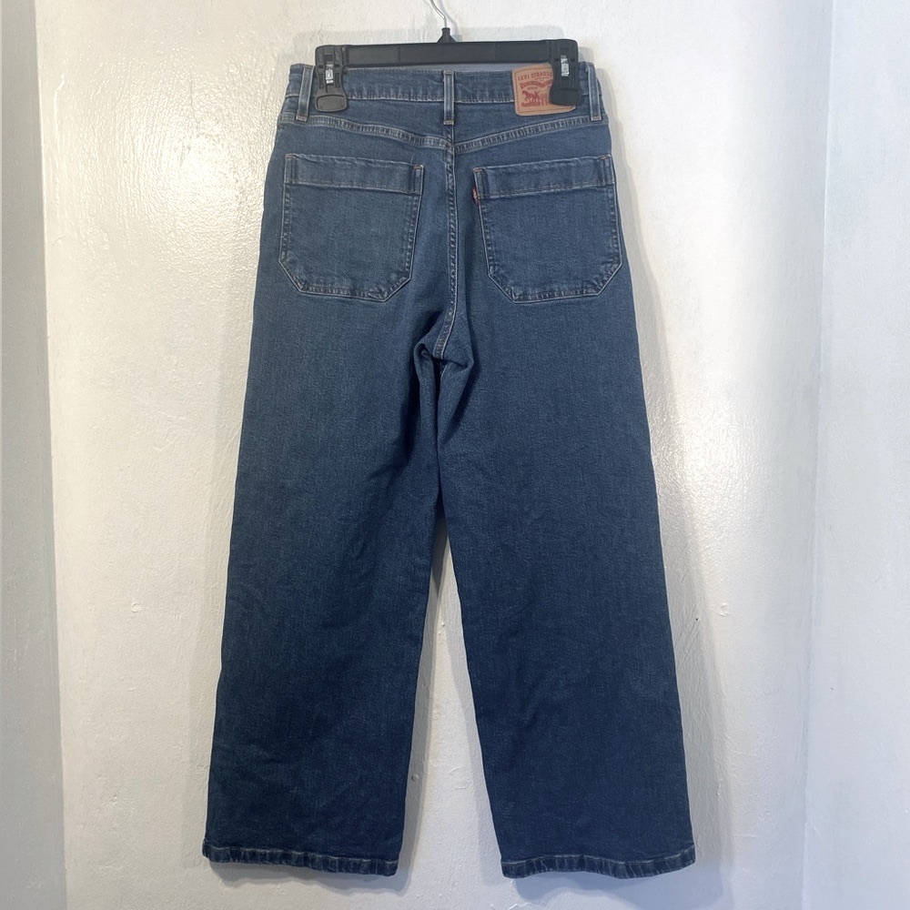 Levi’s Mile High Cropped Wide Leg Button Fly Jeans in great condition.Size 26 - Picture 4 of 16